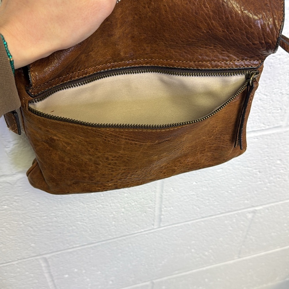 Vintage Brown Shoulder Bag with Chain Strap - Picture 6 of 12
